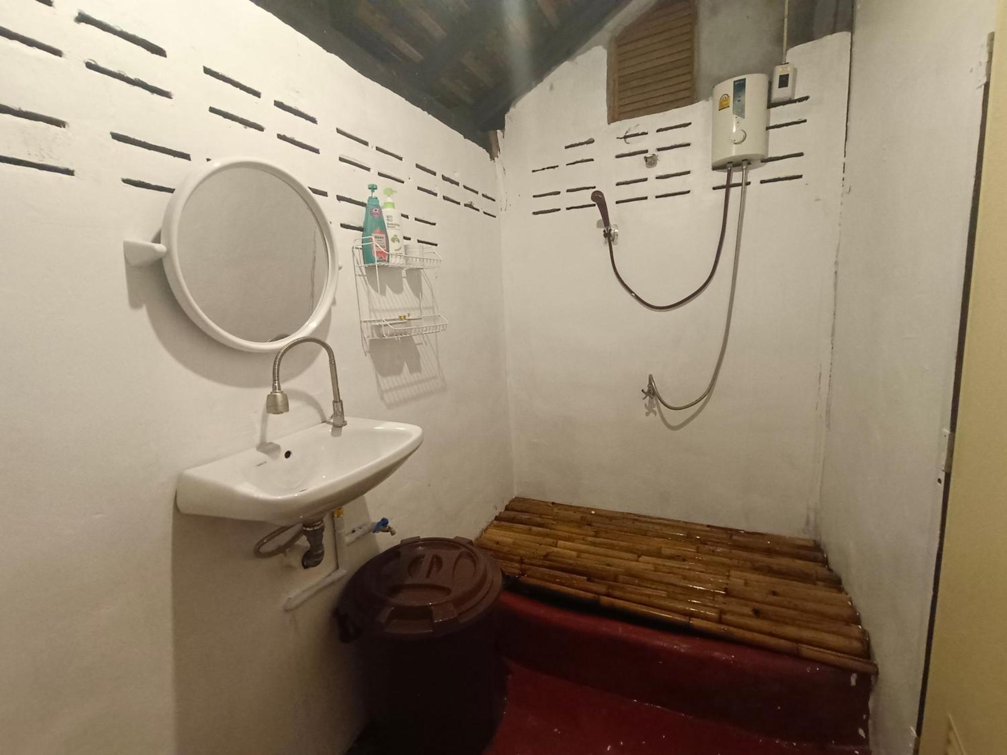Tiki Bar-Kantiang Guesthouse Ko Lanta Exteriör bild