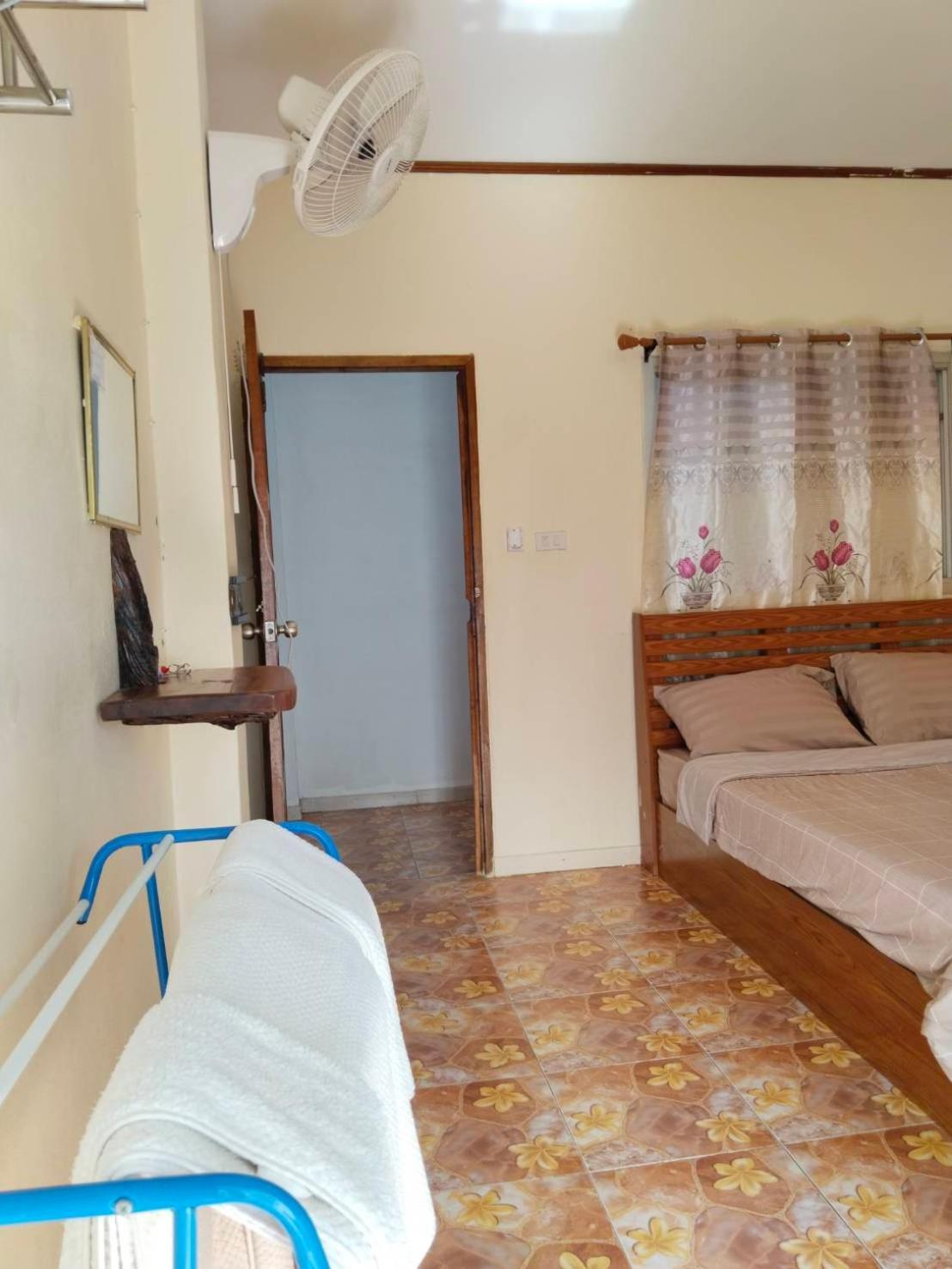 Tiki Bar-Kantiang Guesthouse Ko Lanta Exteriör bild